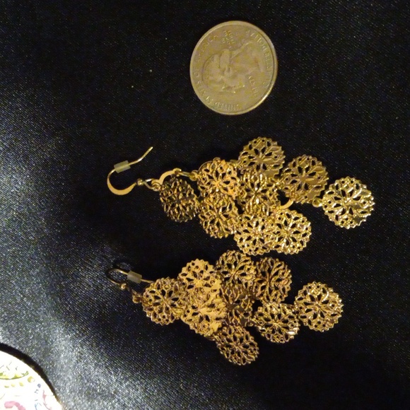 Bundle Of 3 sets of dangle earrings.1 stainglass.1hoops.1 chandelier dangles. - Picture 8 of 8